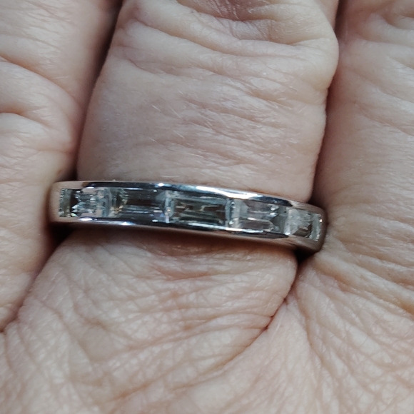 🔥 DREAMY BAGUETTES OF PURE WHITE TOPAZ IN A STERLING BAND RING SIZE - 10 - Picture 4 of 4